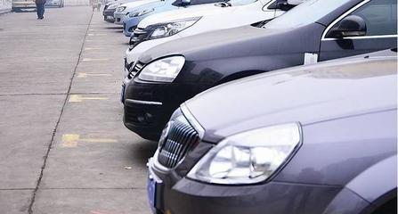 銀川經(jīng)營性停車場收費調(diào)整引發(fā)熱議，上班族直呼“壓力山大”