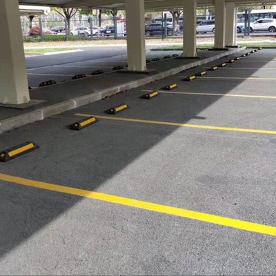 專業(yè)團隊服務(wù) 露天地下停車場停車位畫線與馬路通道標(biāo)線工程一站式解決方案